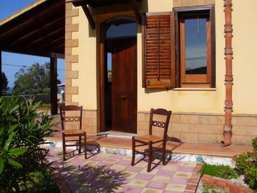 Gîte pour 6 personnes, avec jardin et terrasse à Balestrate