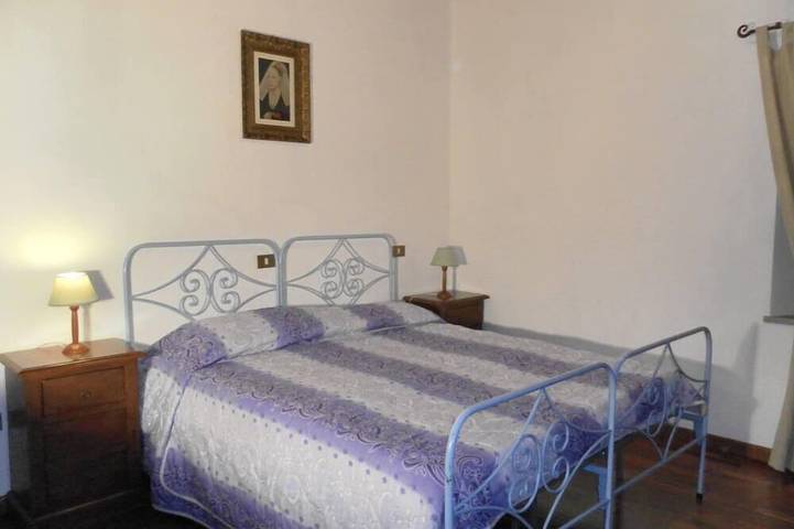 Promozione Dimora tipica toscana, casa con giardino fra gli olivi in Calci, Pisa e dintorni