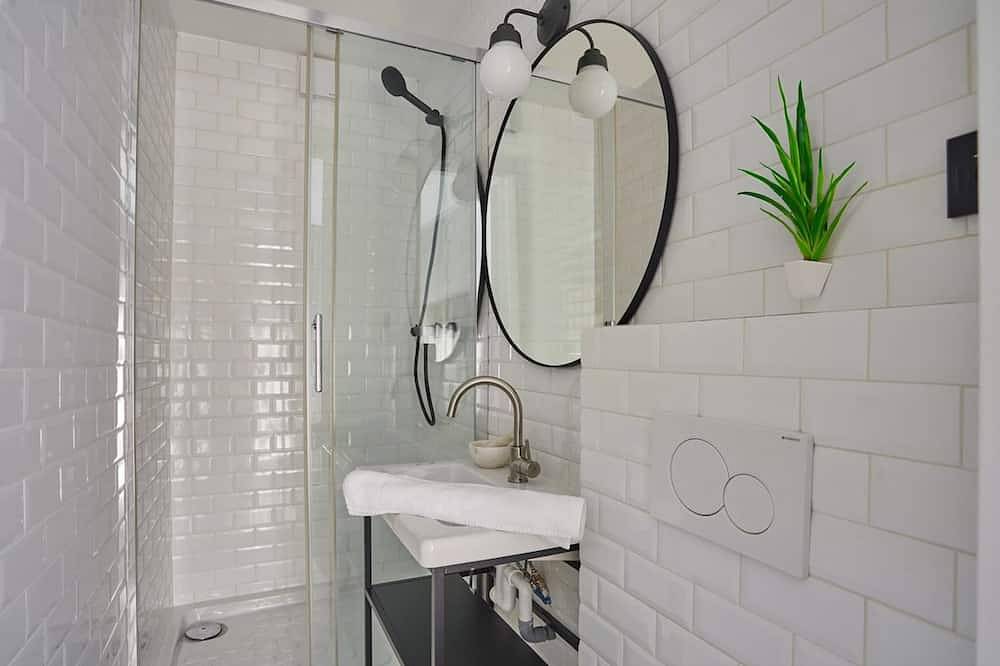 Entire apartment, ﻿﻿Superb Studio in Neuilly Porte Maillot in Neuilly-sur-Seine, Hauts-de-Seine