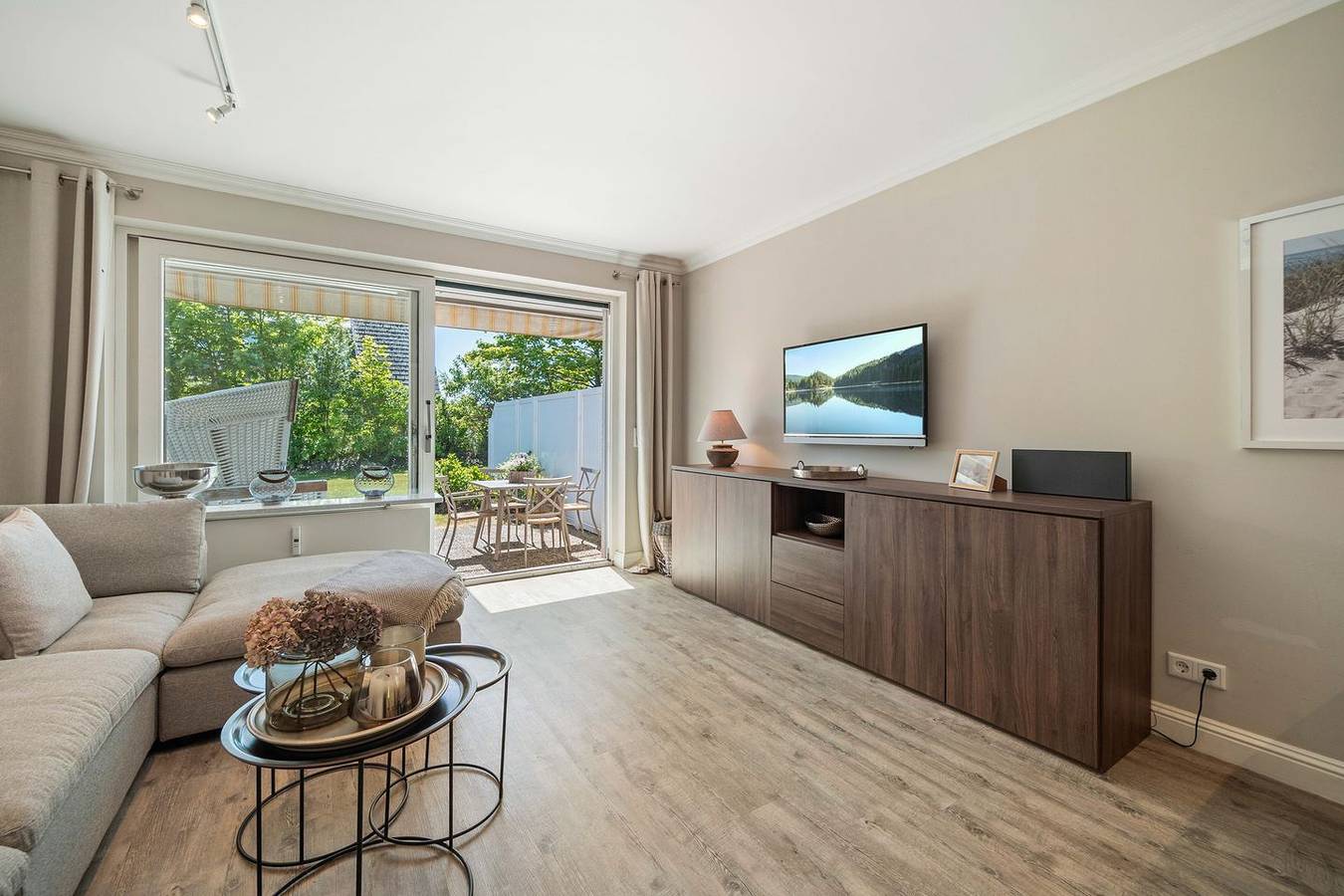 Ganze Wohnung, Wunderschöne, neu renovierte 3-Zimmer Wohnung im Herzen von Wenningstedt in Wenningstedt, Sylt