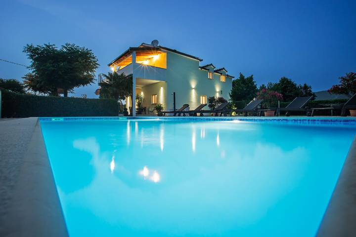 Finca für Gruppen für 11 Personen, mit Garten und Terrasse in Kroatien - 2