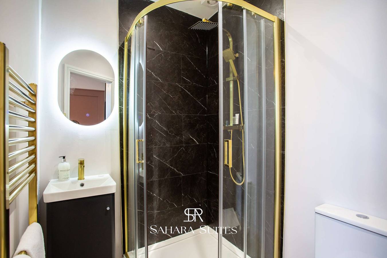 Luxury 9Bed 9Ensuite   Contractors   Free Parking in Sunderland
