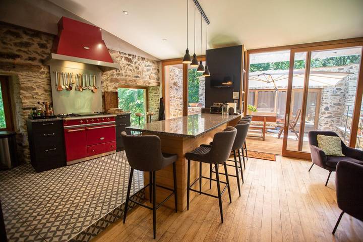 Gîte pour 11 personnes, avec Jacuzzi et Terrasse ainsi que Jardin et Sauna dans le Tarn - 4