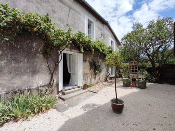 Gîte pour 8 personnes, avec terrasse à Jumilhac-le-Grand