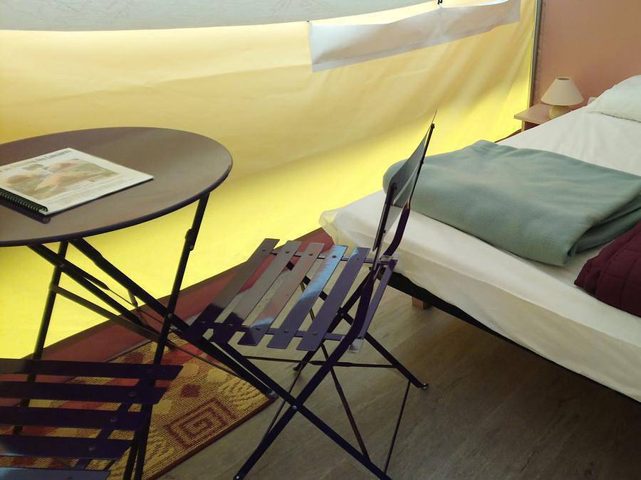 Camping des Lancières - Canvas and wooden tent 2 persons - Canada Treck Tent 2 pers in Rogny-les-Sept-Écluses, Auxerre region