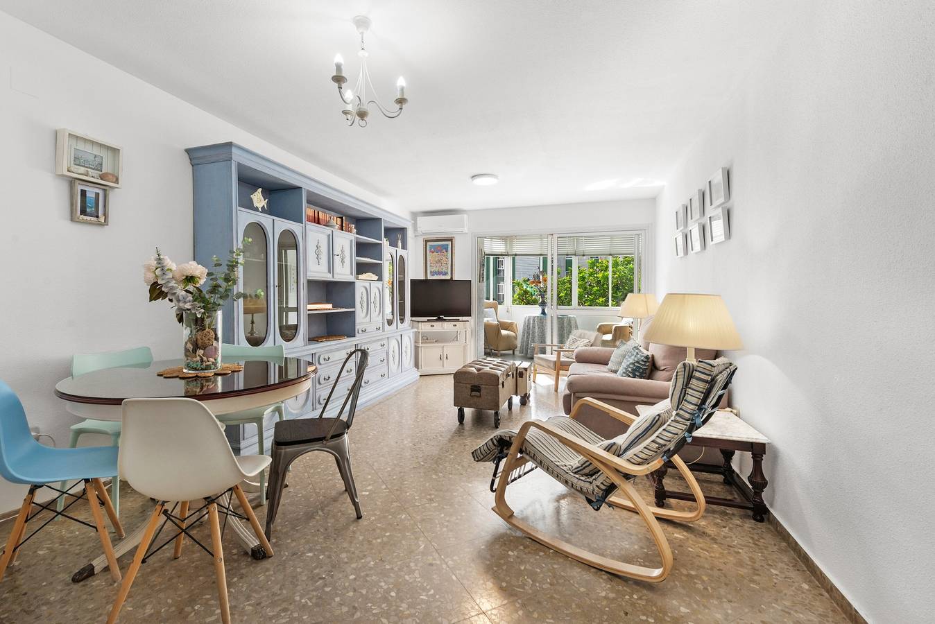 Apartamento entero, Apartamento de 110 m² en El Palo con vistas al mar, Wi-Fi y aire acondicionado, parking in Playa del Palo, Málaga