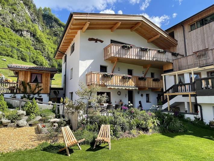 Ferienwohnung für 2 Personen, mit Ausblick und Terrasse sowie Pool und Garten, mit Haustier in Neustift im Stubaital - 2