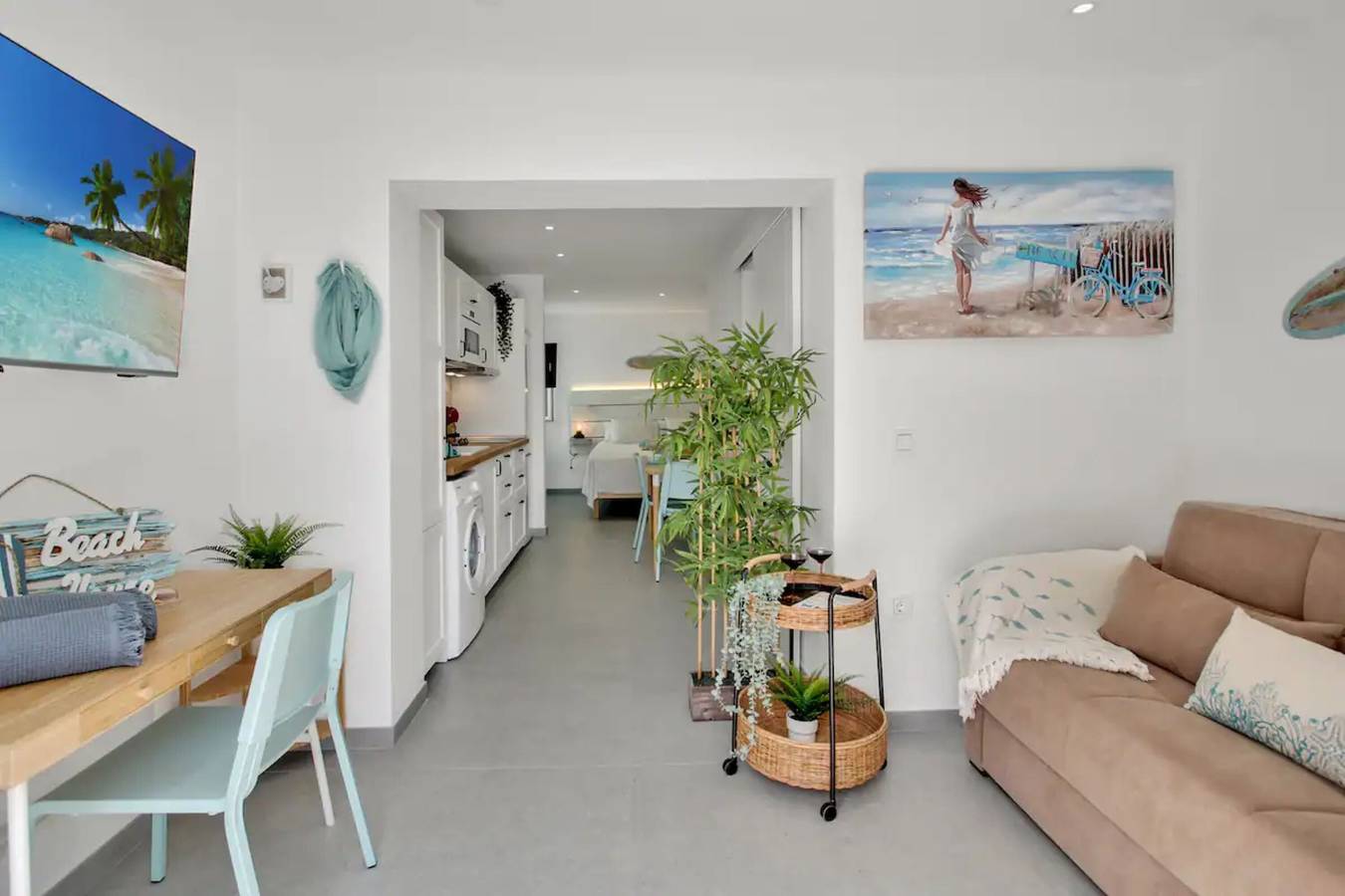 Entire studio, Vacation Studio '4ever1' with Wi-Fi and Air Conditioning in Corralejo, La Oliva
