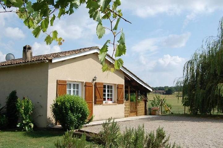 Maison de vacances pour 6 personnes, avec jacuzzi ainsi que jardin et piscine dans le Lot-et-Garonne