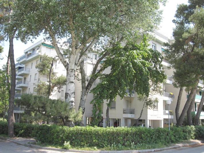 Ferienwohnung für 2 Personen, mit Terrasse und Garten sowie Ausblick in Grado Pineta
