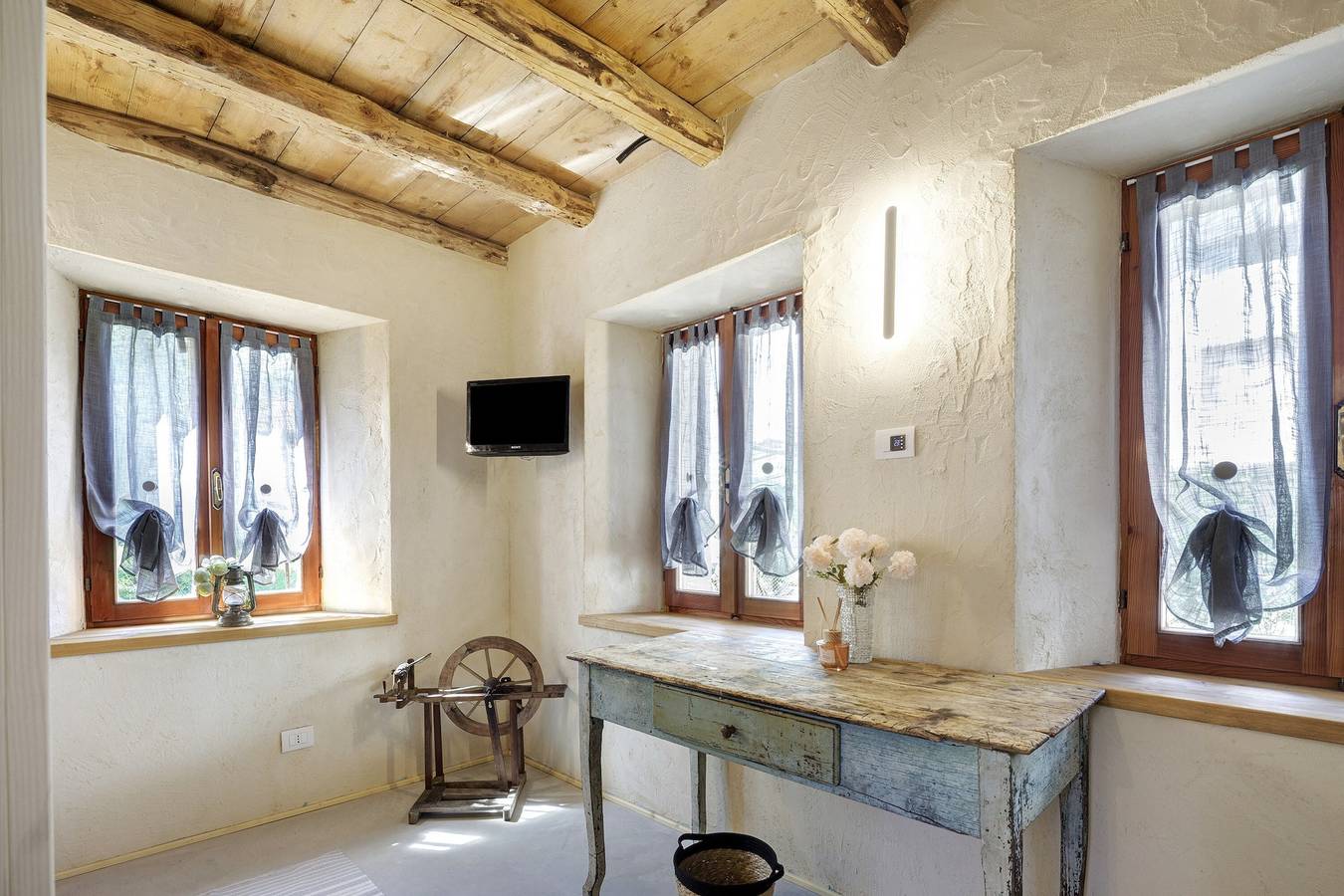 La Finestra sul Grappa - Kamer 'Monte Peurna' met bergzicht, gedeeld terras en wifi in Seren del Grappa, Provincie Belluno