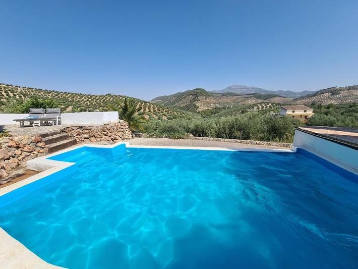 Location de vacances pour 4 personnes, avec vue ainsi que jardin et piscine à Alcaudete - 3