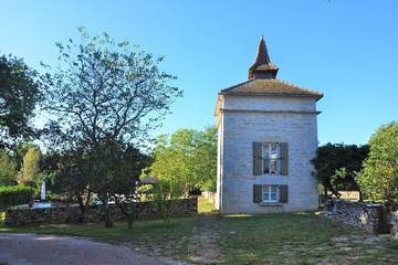Gîte pour 3 personnes, avec jardin et piscine à Septfonds