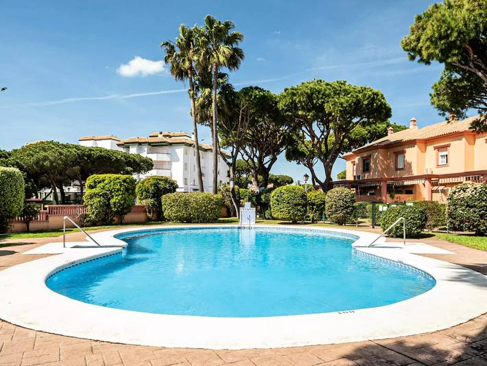 Chalet para 4 personas, con jardín y piscina, Se admiten mascotas en La Barrosa