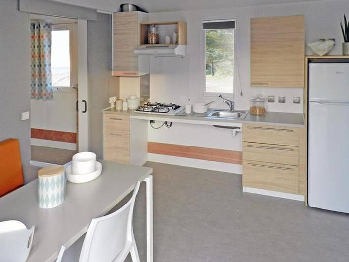 Camping pour 4 personnes, avec terrasse et piscine