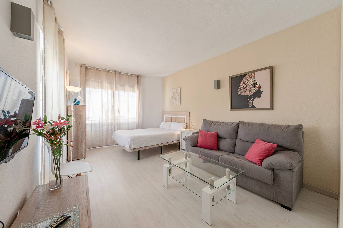 Entire apartment, Apartment 'Resit' with Wi-Fi and Air Conditioning in Central Seville, Sevilla