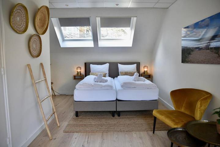 BnB für 2 Personen, mit Balkon und Terrasse sowie Garten in Zandvoort