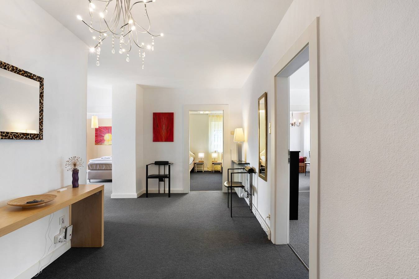 Ganze Wohnung, Ferienwohnung mit 100qm und gemeinsamer Terrasse, gemeinsamem Garten und Wi-Fi in Rheda-Wiedenbrück, Nordrhein-Westfalen