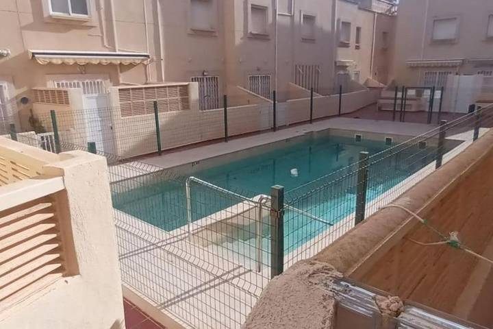 Casa para 4 personas, con piscina y terraza, Se admiten mascotas en Almería