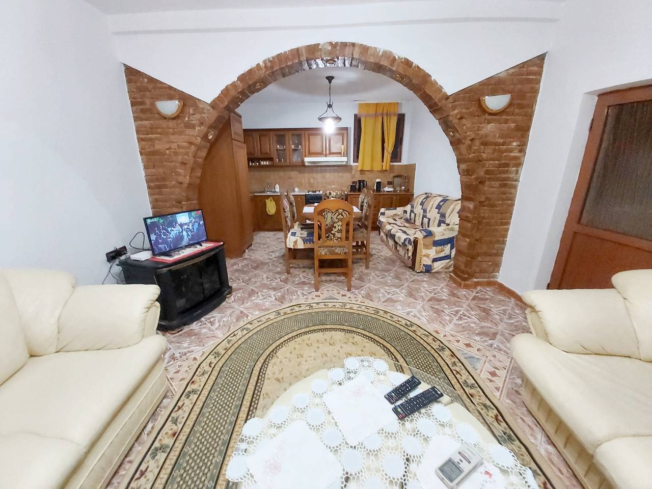 Geräumiges Haus in Berat mit sicherem Parkplatz. in Albanien