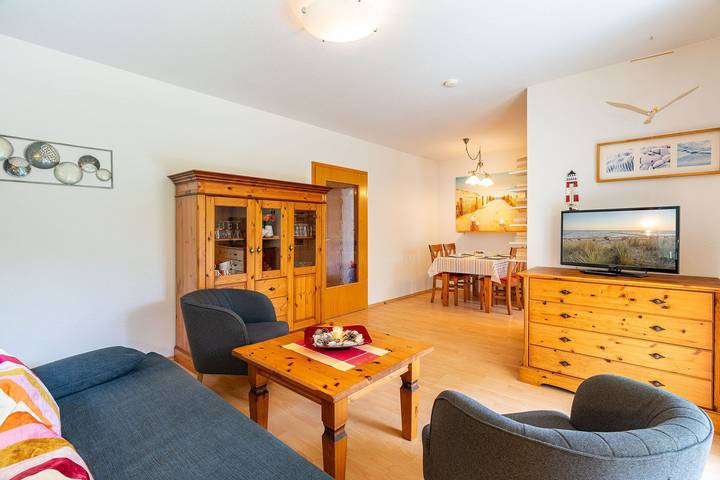 Ganze Wohnung, Komfortables Ferienhaus mit überdachter Terrasse und Garten in Zinnowitz in Zinnowitz, Usedomer Norden