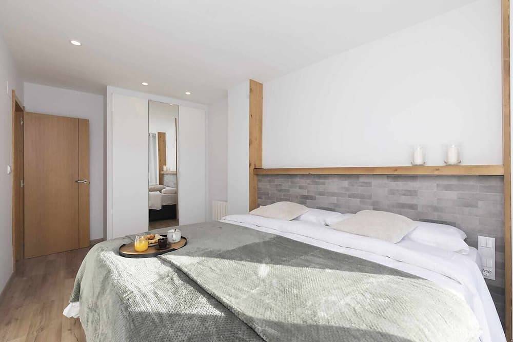 Entire apartment, Casa Bellavista by Bevalle in Panticosa, Spanish Pyrenees
