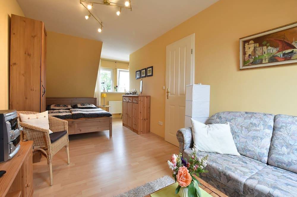 Ganze Wohnung, Hübsches Appartement in Am Salzhaff mit Kamin in Rakow, Salzhaff