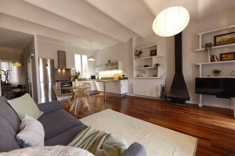 Entire apartment, Nou del Teatre - Holiday Apartment in Girona | Bravissimo in Girona, Gironès