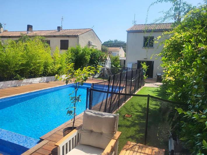 Villa pour 8 personnes, avec piscine ainsi que jardin et jacuzzi, animaux acceptés à Lattes
