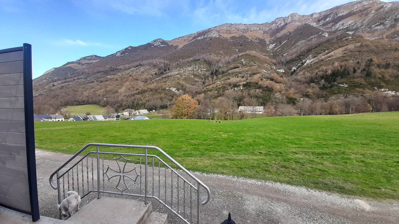 "La Grange aux Chats", au pied des montagnes in Campan, Pyrénées