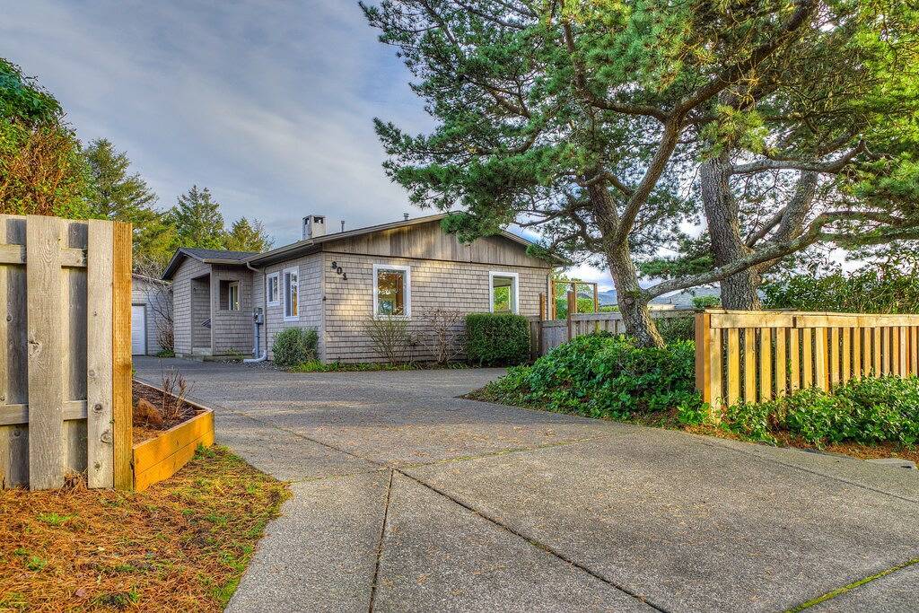 Gg-Hottub, Strand zu Fuß, Strandzubehör, großer umzäunter Hof, Feuerstelle, Hund Ok in Gearhart, Clatsop County