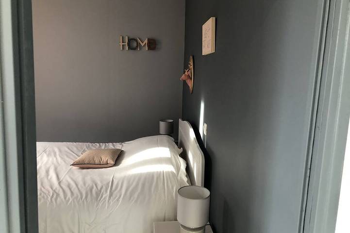Entire apartment, Suite-Ensuite-Garden view in Saint-Quentin, Aisne