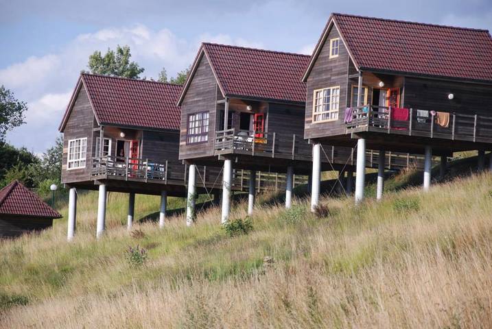Parc de vacances pour 6 personnes, avec piscine ainsi que jardin et vue, animaux acceptés à Grand-Laviers - 2
