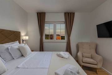 Villa for 8 People in Jezera, Murter, Photo 4