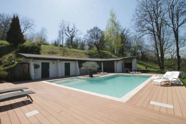 Villa pour 10 personnes, avec terrasse ainsi que jardin et piscine en Savoie - 2