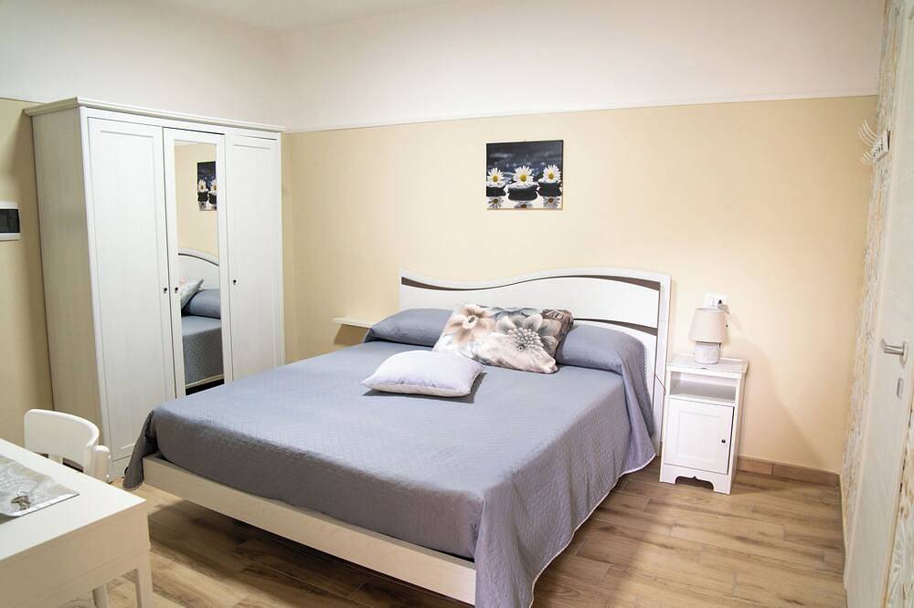 Cozy B&B between Naples, Caserta and the beautiful Amalfi Coast in Santa Maria a Vico, Caserta Provinz