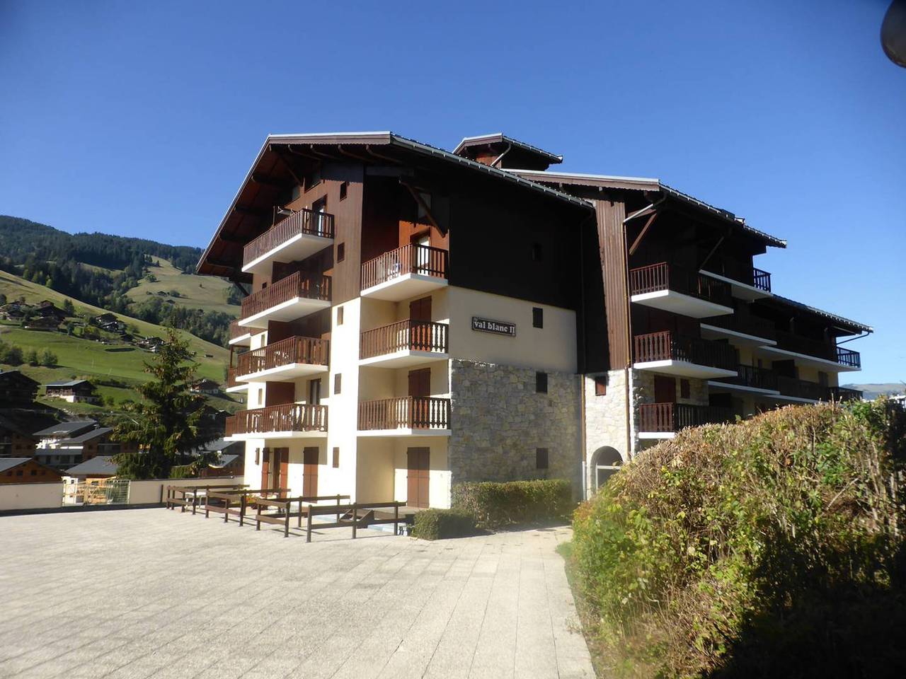 Apartamento entero, Apartamento renovado en 2022 para 3 personas en el centro del pueblo con piscina y vistas hermosas in Arêches, Beaufort (Rhône-Alpes)