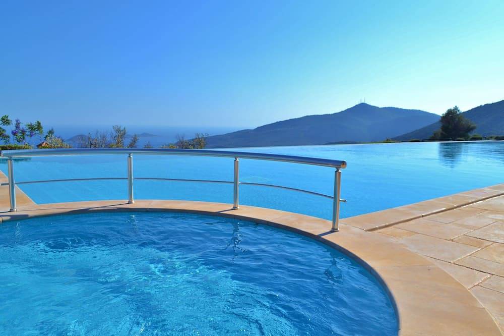 Privater Pool Villa mit 3 Schlafzimmern, Meer- und Bergblick im Amazing Lavanta in Kaş, Saklıkent