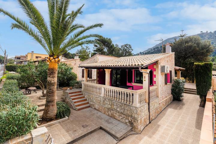 Villa "Casa Isabel & Mateo" close to the Beach with Pool, Garden & Wi-Fi in Cala Sant Vicenc, Pollença