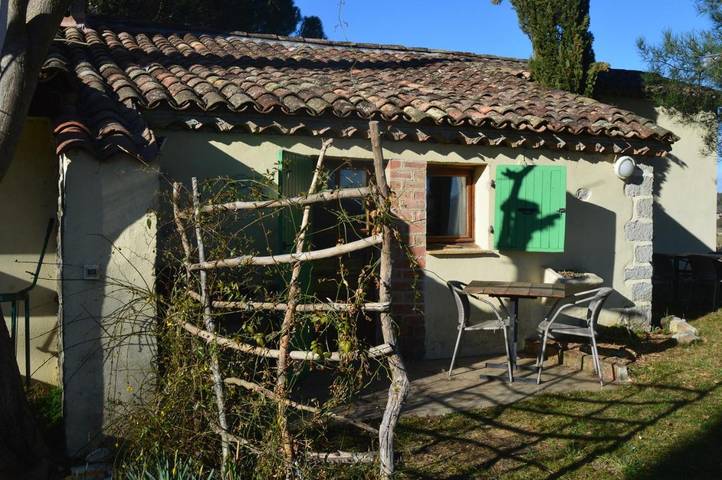 Chambre d’hôte pour 2 personnes, avec piscine ainsi que jardin et vue à Banne - 4