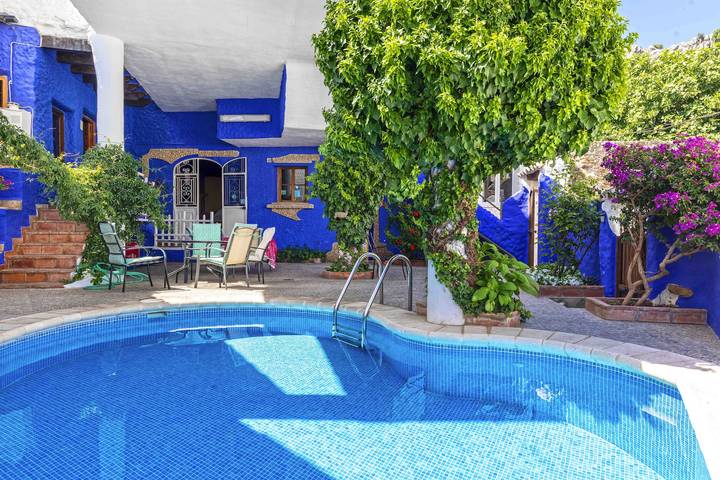 Villa for 10 people, with terrace and pool - 1