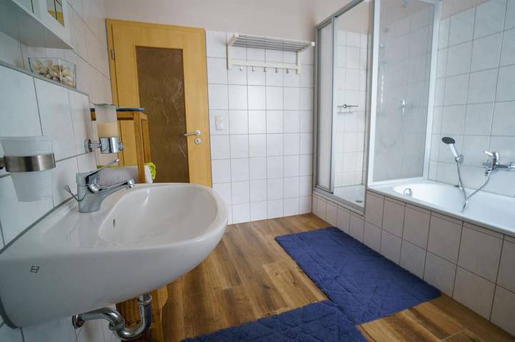 Ferienwohnung für 4 Personen, mit Terrasse und Garten in Sehmatal - 4