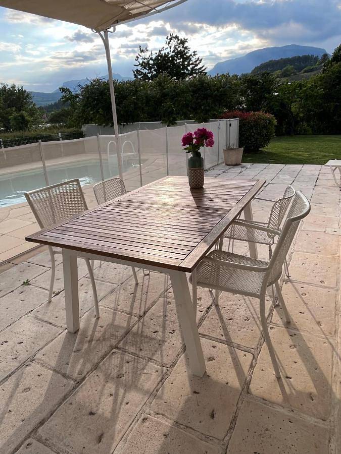 Gîte pour 8 personnes, avec piscine et jardin à Tallard - 4