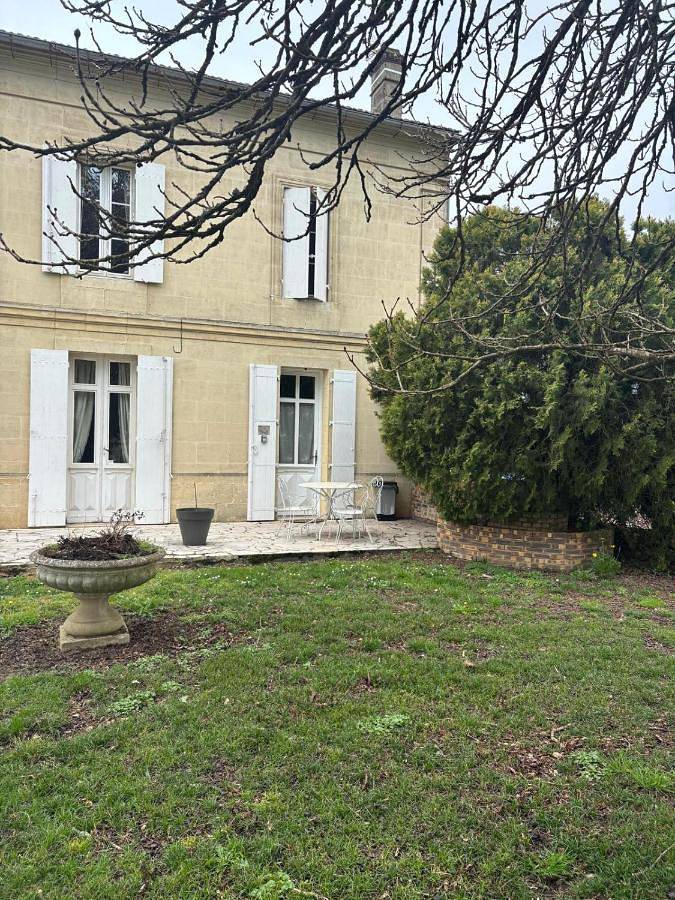 Gîte pour 2 personnes, avec Terrasse et Jardin à Génissac