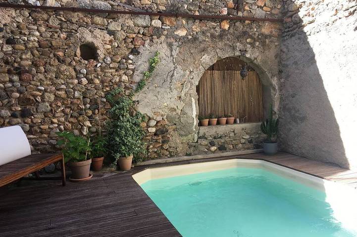 Location de vacances pour 8 personnes, avec jardin à Saint-André-de-Sangonis