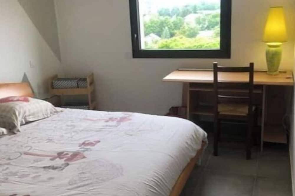 Appartement entier, Appartement 102 m2 Tuamotu :5 chambres/suites, salle de repas. Le Bourget Du Lac in Le Bourget-du-Lac, Région de Chambéry