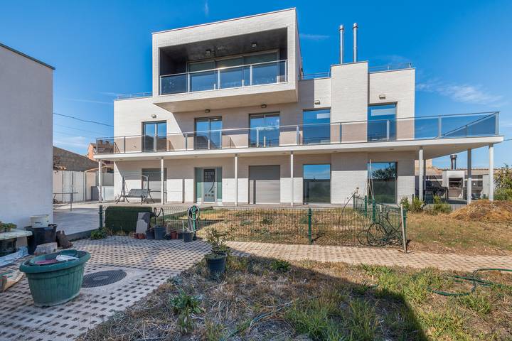 Chalet para 15 personas, con jardín - 1