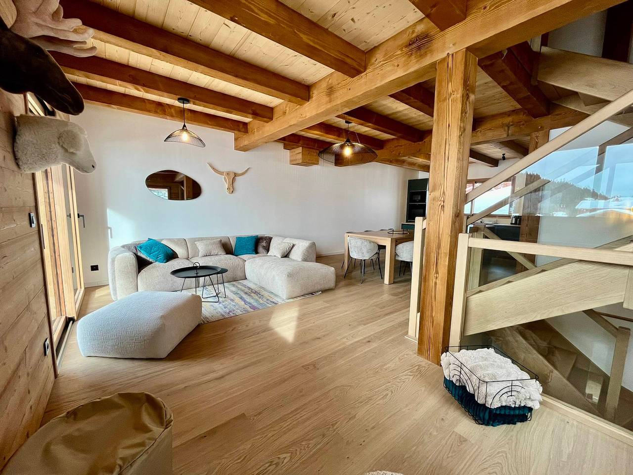 3-Zimmer Chalet an der Piste mit Parkplatz und Wlan in Manigod, Annecy und Umgebung