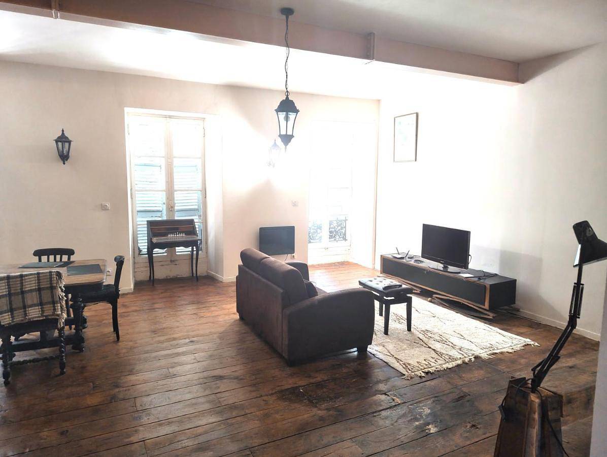 Appartement entier, Joli appartement de 90m2 in Pau, Béarn