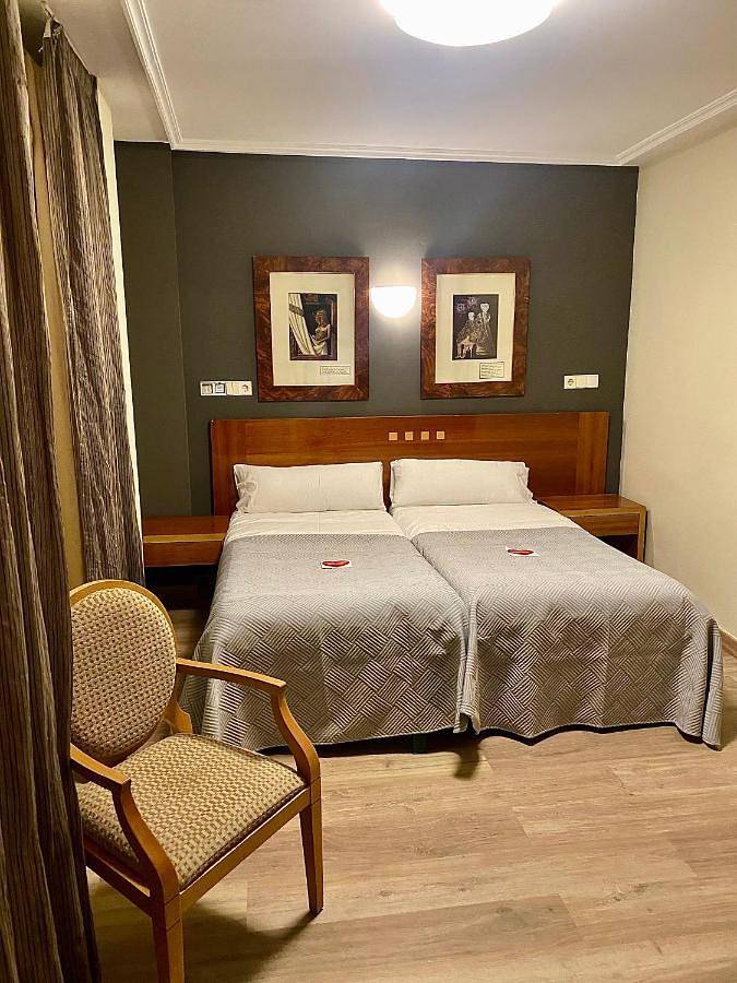 Hôtel pour 4 personnes, avec terrasse, animaux acceptés